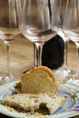 포토 JPG 해외이미지 접시 안경 빵 백그라운드 컨셉 사람없음 식사 끝 종료 점심식사 부스러기 줄이기 비어있는 해외202309 해외포토 식기 잡화 음식 모션 파일형식