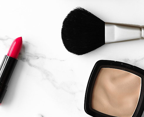 포토 JPG 해외이미지 백그라운드 사람없음 립스틱 고급 대리석 메이크업브러쉬 파운데이션 해외202309 해외포토 컨셉 재료 화장품 붓 파일형식