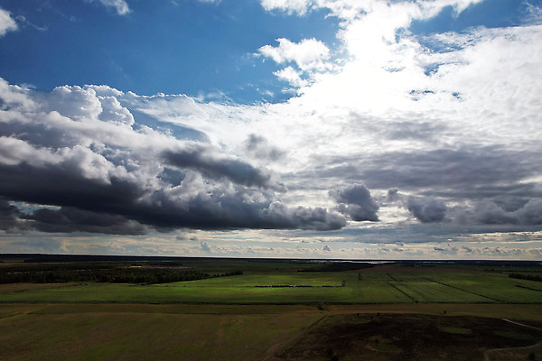 포토 JPG 해외이미지 식물 구름 백그라운드 밭 농업 자연 하늘 날씨 풍경 사람없음 야외 초록색 여름 파란색 컬러풀 태양 뷰티 농장 노란색 환경 어둠 놀람 시골 밀 폭풍 항공촬영 뇌우 수평선 해외202309 해외포토 자연요소 계절 감정 산업 뷰포인트 컬러 곡류 표정 생태계 파일형식