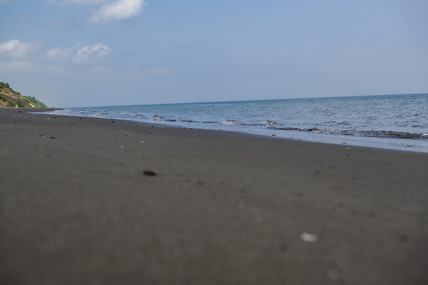 포토 JPG 해외이미지 모래 파도 바다 여행 자연 하늘 휴가 사람없음 물 서핑 발자국 양발 수평선 해외202309 해외포토 자연요소 자국 수상스포츠 생태계 파일형식