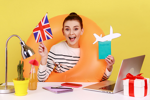 포토 JPG 해외이미지 여자 화분 모션 비행기 선인장 한명 들기 상반신 성인 앞모습 선물상자 노트북 주스 스탠드 깃발 책상 여권 스프링노트 튜브 유니언기 성인여자한명만 해외202309 해외포토 식물 1 음료 뷰포인트 가구 항공교통 조명 대중교통 선물 사람 전자제품 상자 공책 국기 여자한명만 성인여자만 파일형식