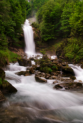 포토 JPG 해외이미지 유럽 여행 자연 풍경 사람없음 물 강 여행객 폭포 개울 급류 스위스 암초 베른 해외202309 해외포토 자연요소 나라 사람 생태계 파일형식