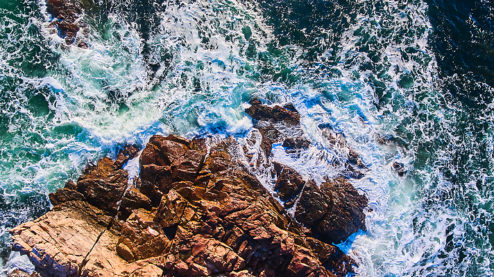포토 JPG 해외이미지 파도 바다 여행 모션 산 안테나 사람없음 야외 물 강 환경 얼음 절벽 폭포 젖음 흐름 개울 떨어짐 크리스탈 빙하 암초 대서양 내추럴 드론 터키석 막 해외202309 해외포토 자연요소 컨셉 통신 자연 광석 보석 파일형식