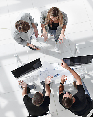 포토 JPG 해외이미지 직업 라이프스타일 종이 비즈니스 통신 통계 탁자 성공 회의 협력 설계 함께함 관리 사람 여러명 금융 경제 사무실 업무 비즈니스맨 그룹 계획 토론 종업원 분석 동료 상담 경영자 투자 진행 경영 마케팅 프로젝트 콜라보레이션 브레인스토밍 해외202309 해외포토 남자 가구 다수 컨셉 관계 생활 작업 직장인 리더 파일형식