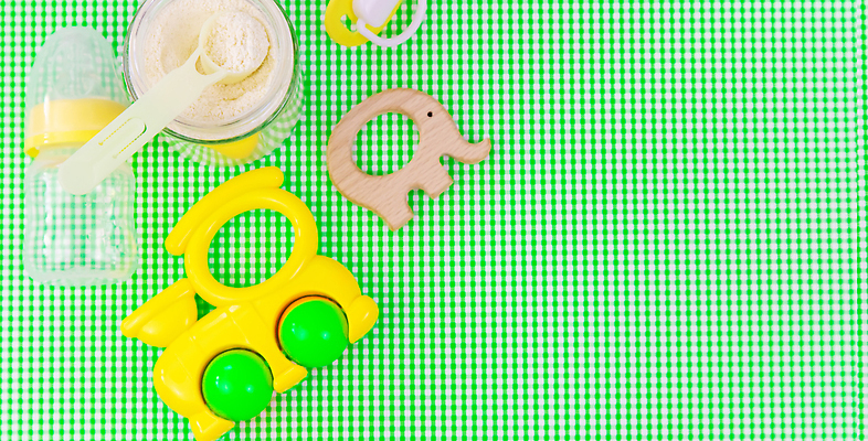 포토 JPG 해외이미지 음료 어린이 음식 백그라운드 장신구 탁자 건강 사람없음 파란색 수건 장난감 임산부 우유 흰색 아기 신생아 신선 액체 정상 작음 먹이 플라스틱 먹기 노리개젖꼭지 오브젝트 유기농 공식 걸음마 단백질 수유 영양분 해외202309 해외포토 웰빙 컬러 가구 모션 재질 유제품 사람 위생용품 임신 아기용품 크기 영양소 파일형식