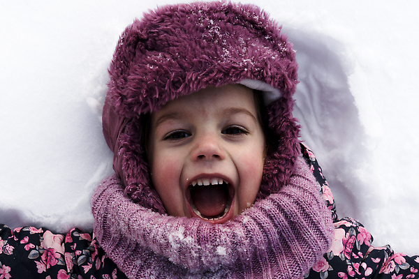 포토 JPG 해외이미지 백인 라이프스타일 응시 공원 여자 행복 감정 얼굴 어린이 백그라운드 크리스마스 겨울 가족 모션 휴가 선물 한명 사람 야외 뷰티 유행 추위 흰색 아기 작음 만족 주기 서리 혼자 해외202309 해외포토 서양인 1 시선 계절 공공시설 기념일 컬러 관계 생활 신체부위 크기 파일형식