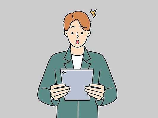 EPS 해외이미지 남자 일러스트 한명 들기 상반신 성인 태블릿 놀람 성인남자한명만 해외일러스트 1 감정 모션 표정 사람 전자제품 스마트기기 남자한명만 성인남자만 파일형식 벡터