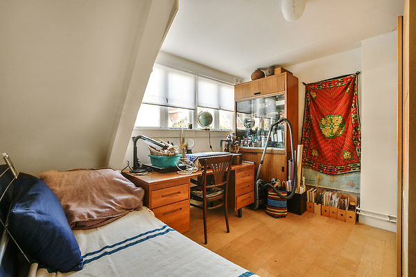 포토 JPG 해외이미지 쿠션 의자 창문 사람없음 인테리어 지구본 공간 방 블라인드 천 책상 서랍장 해외202309 해외포토 디자인 가구 직물 커튼 파일형식