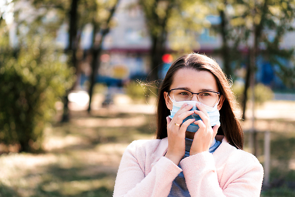 포토 JPG 해외이미지 백인 라이프스타일 여자 딸 행복 어린이 가족 자연 엄마 함께함 사랑 한명 사람 소년 성인 뷰티 일몰 육아 덮개 아기 신생아 잡기 던지기 바이러스 작음 감염 내추럴 돌봄 코로나바이러스 해외202309 해외포토 서양인 1 남자 감정 컨셉 관계 모션 생활 노을 뚜껑 크기 생태계 파일형식