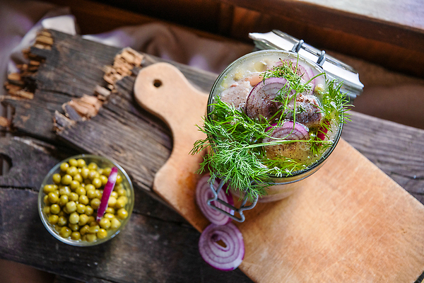 포토 JPG 해외이미지 전통 접시 음식 조각 백그라운드 다이어트 탁자 양파 건강 어류 요리 사람없음 여름 축제 저녁식사 샐러드 추위 신선 기름 상품 자르기 먹기 머스터드 해산물 준비 날것 향기 레시피 점심식사 딜 러시아인 식초 절임 짠맛 청어 핸드메이드 맛있는 해외202309 해외포토 서양인 식기 계절 가구 채소 모션 식사 수중동물 소스_음식 맛 냄새 파일형식