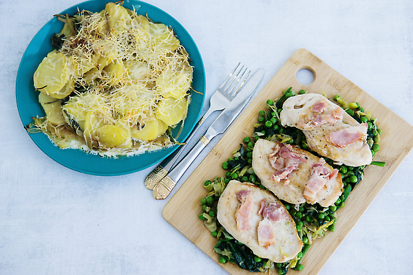 포토 JPG 해외이미지 접시 음식 빵 조각 잎 토마토 채소 재료 샌드위치 건강 육류 돼지고기 요리 사람없음 초록색 식사 저녁식사 치킨 샐러드 흰색 신선 닫기 맛 그릴 아침식사 자르기 굽기 만취 허브 가득함 햄 베이컨 시금치 로즈메리 칠면조 점심식사 폭식 핸드메이드 맛있는 해외202309 해외포토 식물 식기 컬러 컨셉 식재료 모션 조류 주방용품 구이 닭고기요리 술취함 파일형식