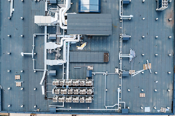 포토 JPG 해외이미지 식물 산업 공장 지붕 안테나 사람없음 야외 금속 힘 기계 장비 흐름 추위 덮개 도시 부채 오염 정상 시원함 천장 파이프 시스템 튜브 공학 환풍기 냉각기 린스 제어 철강 파이프라인 필터 해외202309 해외포토 교육 컨셉 통신 공업 재질 뚜껑 파이프_관 파일형식