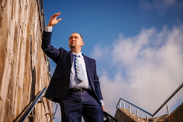 포토 JPG 해외이미지 백인 직업 라이프스타일 남자 컨셉 서류가방 비즈니스 모션 성공 노동자 아이디어 한명 사람 정장 야외 사무실 걷기 계단 산책 성장 도시 업무 비즈니스맨 자신감 리더 상승 오르기 바둑 단계 재촉 진행 개발 경영 방법 패기 해외202309 해외포토 서양인 1 옷 감정 가방 놀이 휴식 생활 작업 직장인 파일형식