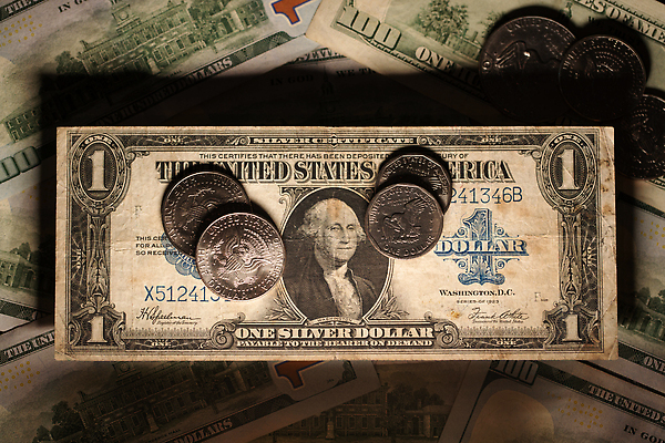 포토 JPG 해외이미지 종이 지폐 돈 사람없음 금융 경제 달러 동전 미국 저축 시장 재산 주식 충돌 투자 상업 이익 계산서 빚 수입 옛날 우울증 위기 해외202309 해외포토 북아메리카 비즈니스 질병 파일형식