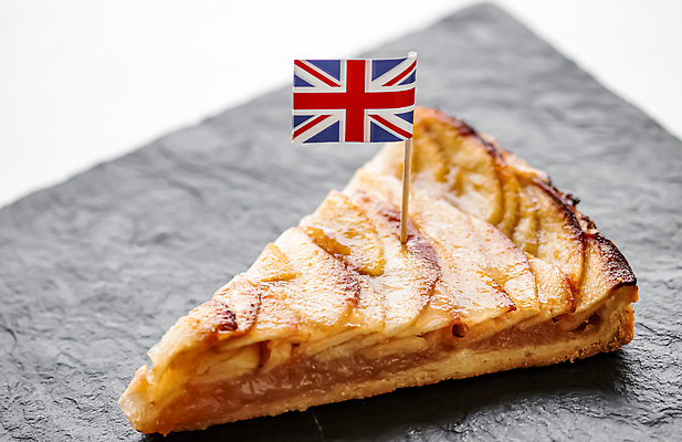 포토 JPG 해외이미지 조각 영국 사람없음 사과타르트 애플파이 영국음식 유니언기 해외202309 해외포토 유럽 서양음식 국기 파이_빵 타르트 파일형식