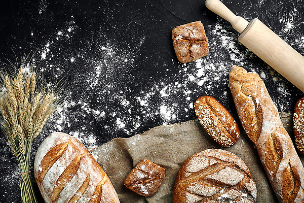 포토 JPG 해외이미지 빵 사람없음 여러개 밀 밀가루 제빵 밀대 핸드메이드 카피스페이스 해외202309 해외포토 음식 다수 주방용품 곡류 제과제빵 공백 가루 파일형식