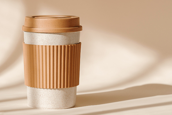 포토 JPG 해외이미지 라이프스타일 지구 커피 음료 여행 포장 자동차 그림자 사람없음 컵 유행 환경 상점 주방 재활용 카페 머그컵 마시기 도시 선택 떨어짐 컨테이너 플라스틱 심볼 대나무 에코 유기농 테이크아웃 섬유 유지 낭비 영 라떼 무료 생태학 실리콘 텀블러 목업 해외202309 해외포토 나무 식기 웰빙 교육 산업 육상교통 컨셉 모션 재질 생활 숫자 직물 친환경 파일형식