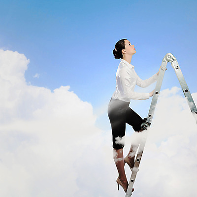 포토 JPG 해외이미지 백인 직업 여자 컨셉 비즈니스 사다리 성공 한명 서기 정장 계단 꿈 비즈니스우먼 자신감 대표 시작 기회 오르기 노력 비서 승진 진행 개발 경영 골 패기 해외202004 해외포토 서양인 1 옷 감정 모션 사람 도구 직장인 파일형식