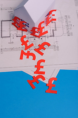 포토 JPG 해외이미지 디자인 종이 백그라운드 컨셉 돈 비즈니스 새로움 주택 사람없음 건물 쌓기 저축 재산 구매 계획 건축가 오브젝트 투자 대출 해외202004 해외포토 직업 건축물 모션 금융 쇼핑 파일형식