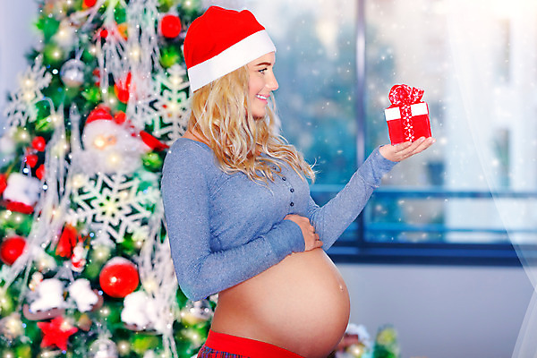 포토 JPG 해외이미지 나무 백인 모자 계절 여자 행복 크리스마스 겨울 가족 엄마 휴가 새해 주택 실내 선물 사랑 한명 사람 선물상자 부모 크리스마스트리 산타클로스 희망 임산부 임신 터치 축하 아기 잡기 복부 의료성형뷰티 해외202004 해외포토 서양인 식물 1 잡화 기념일 감정 컨셉 관계 모션 내부 건물 신체부위 상자 파일형식