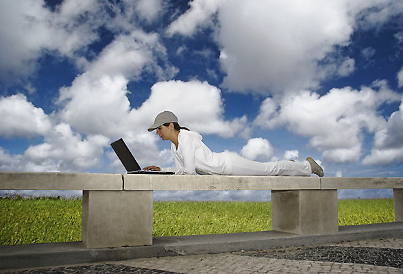 포토 JPG 해외이미지 구름 학생 라이프스타일 여자 교육 벽 밭 인터넷 의자 비즈니스 통신 자연 놀이 하늘 성공 휴가 한명 사람 야외 초록색 여름 파란색 노트북 학습 스터디 컴퓨터 청춘 공책 봄 기쁨 업무 네트워크 무선전화기 집중 해외202004 해외포토 자연요소 1 계절 감정 컬러 가구 컨셉 농업 문구용품 생활 전자제품 작업 전화기 생태계 파일형식