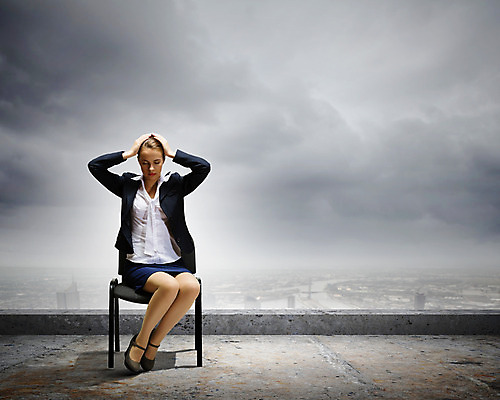 포토 JPG 해외이미지 백인 직업 손 여자 교육 회사 비즈니스 스트레스 피곤 한명 앉기 정장 머리 고통 슬픔 표현 비즈니스우먼 좌절 두통 문제 불만 의심 경영 우울증 위기 편두통 의료성형뷰티 해외202004 해외포토 서양인 1 옷 감정 컨셉 모션 사람 신체부위 직장인 질병 파일형식