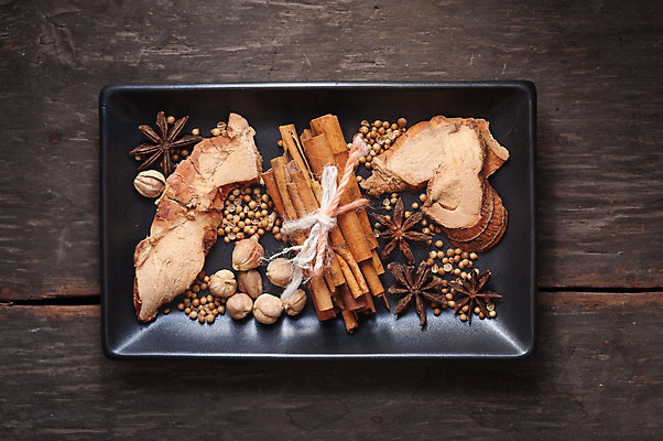 포토 JPG 해외이미지 음식 백그라운드 재료 탁자 건조 요리 사람없음 장식 갈색 주방 조미료 향신료 향 시나몬 해외202004 해외포토 컬러 가구 향미료 파일형식