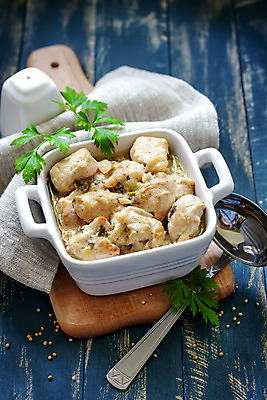 포토 JPG 해외이미지 잡화 음식 조각 다이어트 재료 근육 파슬리 육류 돼지고기 요리 사람없음 목재 초록색 주방 흰색 신선 가슴 자르기 굽기 준비 날것 양고기 단백질 등심 정육점 해외202004 해외포토 나무 컬러 채소 식재료 모션 건강 신체부위 상점 구이 영양소 파일형식