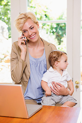 포토 JPG 해외이미지 백인 여자 남자 행복 아들 비즈니스 가족 엄마 무선통신 짧은머리 실내 앉기 정장 소년 20대 두명 노트북 스마트폰 핸드폰 금발 사무실 비즈니스우먼 무선전화기 책상 해외202004 해외포토 서양인 헤어스타일 옷 감정 어린이 가구 통신 관계 모션 사람 청년 내부 전자제품 스마트기기 직장인 전화기 파일형식