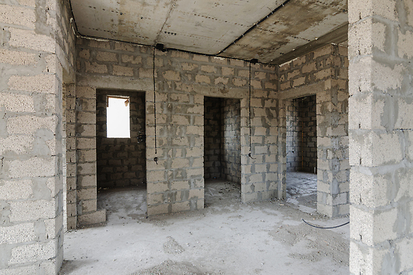 포토 JPG 해외이미지 벽 거실 건축양식 창문 벽돌 출입구 바닥 주택 실내 사람없음 내부 건물 블록 방 전선 욕실 홀 거친 큼 천장 시골집 레이아웃 개발 교외 마무리 스타일 배선 해외202309 해외포토 건축물 건축 한자 공간 크기 파일형식