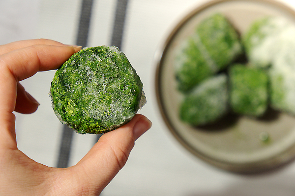 포토 JPG 해외이미지 식물 접시 음식 조각 백그라운드 겨울 다이어트 채소 재료 자연 건강 요리 사람없음 쌓기 주방 냉동 얼음 식사 추위 수확 흰색 신선 맛 먹기 준비 유기농 서리 날것 냉장고 수납 시금치 보여주기 내추럴 냉동고 식용 채식주의자 맛있는 해외202309 해외포토 자연요소 식기 웰빙 계절 컬러 컨셉 농업 모션 가전제품 생태계 채식 파일형식