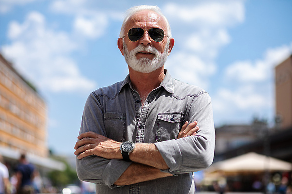 포토 JPG 해외이미지 백인 모델 라이프스타일 남자 행복 얼굴 수염 한명 미소 사람 성인 야외 태양 뷰티 유행 수확 표현 도시 우아함 은퇴 콧수염 복고 약혼 구식 심각 옛날 스타일 해외202309 해외포토 자연요소 서양인 1 감정 결혼 컨셉 농업 표정 생활 신체부위 약속 파일형식