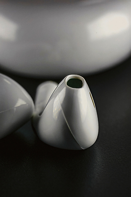 포토 JPG 해외이미지 손 디자인 음악 이어폰 백그라운드 인터넷 비즈니스 통신 모바일 사람없음 스마트폰 핸드폰 컴퓨터 상자 디지털 검은색 헤드폰 소리 듣기 장비 흰색 MP3 연결 작음 휴대용 플라스틱 무선전화기 오브젝트 라디오 귀 오디오 블루투스 스테레오 고립 스타일 해외202309 해외포토 컬러 음향기기 모션 재질 문화예술 신체부위 전자제품 스마트기기 크기 전화기 파일형식