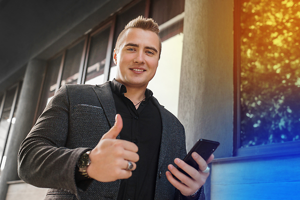 포토 JPG 해외이미지 백인 직업 1 라이프스타일 손 응시 남자 행복 백그라운드 인터넷 비즈니스 통신 모바일 노동자 거리 세포 한명 서기 사람 정장 성인 야외 여름 스마트폰 핸드폰 스크린 잡기 도시 비즈니스맨 메시지 무선전화기 전화기 스마트 경영자 문자메시지 힙스터 해외202309 해외포토 서양인 시선 옷 계절 패션 감정 컨셉 모션 생활 신체부위 전자제품 스마트기기 직장인 리더 파일형식