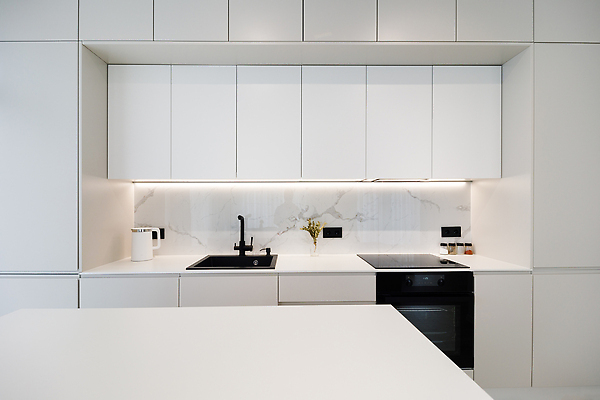 포토 JPG 해외이미지 디자인 가구 건축양식 창문 휴가 휴식 주택 실내 사람없음 내부 건물 빛 주방 텔레비전 흰색 침대 재산 고급 맨션 진짜 스타일 미니멀 해외202309 해외포토 건축물 건축 컬러 생활용품 컨셉 금융 전자제품 파일형식