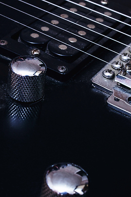 포토 JPG 해외이미지 줄 음악 백그라운드 사람없음 세로 금속 검은색 힘 소리 장비 기구 기타 악단 볼륨 묘사 오디오 시끄러움 잭 스위치 베이스 제어 공급 해외202309 해외포토 컬러 재질 현악기 문화예술 전자제품 파일형식