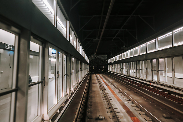 포토 JPG 해외이미지 산업 도로 선 여행 이동 곡선 비즈니스 통신 교통시설 자국 모션 추상 미래 사람없음 빛 금속 어둠 기찻길 기차 소용돌이 도시 터널 전철 역 속도 시설 튜브 지하 공학 빛망울 혁명 깊이 선로 콘크리트 해외202309 해외포토 교육 길 육상교통 교통 컨셉 무늬 재질 대중교통 회오리 파일형식