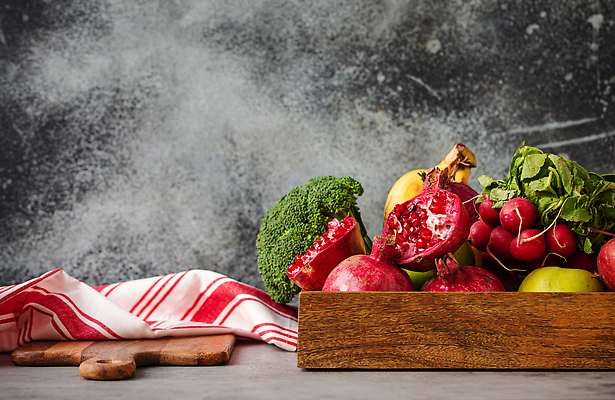 포토 JPG 해외이미지 템플릿 계절 음식 백그라운드 다이어트 채소 과일 재료 탁자 도마 바나나 건강 요리 사람없음 목재 초록색 컬러풀 주방 정원 여러개 공백 회색 시골 신선 선택 사과 혼합 브로콜리 유기농 날것 석류 시금치 내추럴 채식주의자 총각무 핸드메이드 카피스페이스 디톡스 슈퍼푸드 비건 해외202309 해외포토 나무 웰빙 컬러 가구 다수 컨셉 주방용품 무 채식 건강식품 파일형식