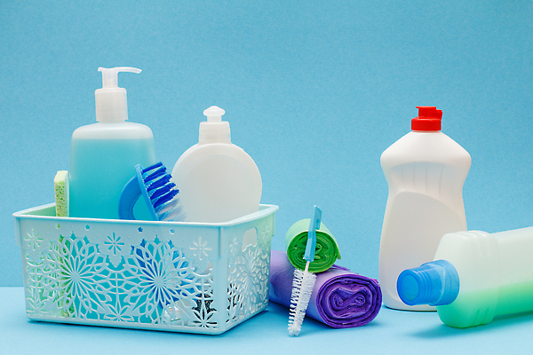 포토 JPG 해외이미지 비닐봉투 사람없음 바구니 깨끗함 솔 청소도구 청소 세제 오브젝트 담기 해외202309 해외포토 컨셉 모션 봉투 도구 파일형식