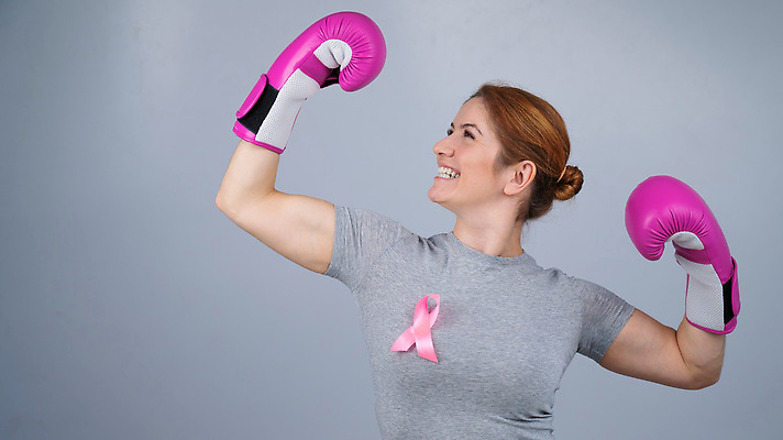 포토 JPG 해외이미지 여자 행복 감정 리본 분홍색 포즈 장갑 백그라운드 성공 기념 한명 건강관리 힘 놀람 주먹 권투 회색 에너지 표현 우승 자신감 가슴 심볼 활 흥분 싸움 긍정 암 10월 월 공격적 궤 넘어짐 비명 챔피언 필승 헬프 해외202309 해외포토 1 잡화 컬러 컨셉 모션 표정 건강 관리 사람 신체부위 격투기 최고 도움 날짜 질병 파일형식