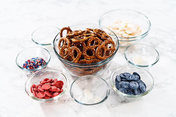 포토 JPG 해외이미지 음식 재료 디저트 사탕 요리 사람없음 과자 초콜릿 달콤 작음 뿌리기 준비 만들기 레시피 성분 미니 해외202309 해외포토 모션 맛 크기 파일형식