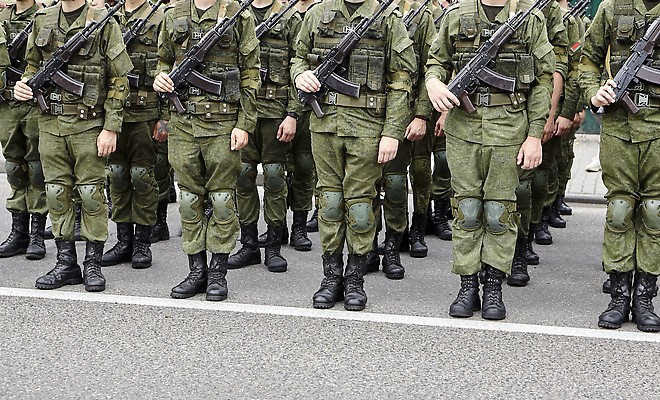 포토 JPG 해외이미지 드레스 남자 무기 선 바다 신발 유니폼 패턴 부츠 서기 경비 사람 성인 사람없음 야외 축제 힘 총 자유 축하 그룹 의식 배열 서비스 군용 전쟁 육군 변장 질서 병정 명예 벨로루시 양발 장교 전국 줄서기 진짜 행진 해외202309 해외포토 옷 컨셉 무늬 모션 군대 안전 예절 보호 파일형식