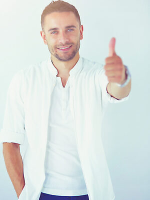 포토 JPG 해외이미지 백인 모델 직업 1 손 응시 남자 행복 얼굴 백그라운드 셔츠 비즈니스 사업가 성공 노동자 한명 서기 사람 정장 성인 파란색 사무실 유행 검은색 흰색 신선 자신감 시원함 스마트 긍정 경영 고립 스타일 해외202309 해외포토 서양인 시선 옷 감정 컬러 컨셉 상의 모션 신체부위 파일형식