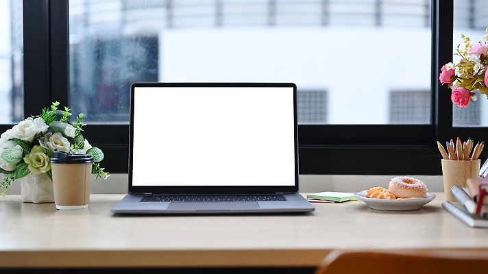 포토 JPG 해외이미지 접시 꽃 화분 커피 색연필 사람없음 노트북 쿠키 다이어리 도넛 창가 포스트잇 연필꽂이 목업 카피스페이스 해외202309 해외포토 식물 식기 음료 창문 문구용품 학용품 디저트 전자제품 사무용품 공백 메모지 파일형식