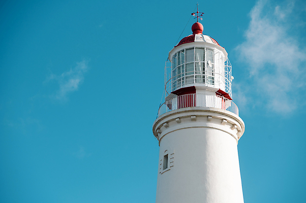 포토 JPG 해외이미지 외관 바다 여행 건축양식 휴가 조명 등대 안전 풍경 사람없음 건물 세로 물 빛 햇빛 맑음 미국 고요 일몰 장비 흰색 램프 서핑 구출 신호등 방향 경계 휴양지 대서양 남쪽 로스앤젤레스 sos 랜드마크 우루과이 해병대 해외202309 해외포토 자연요소 건축물 건축 컬러 북아메리카 날씨 군대 태양 노을 장소 수상스포츠 도움 남아메리카 구조요청 파일형식