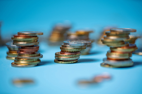 포토 JPG 해외이미지 디자인 유럽 컬러 백그라운드 컨셉 돈 일러스트 비즈니스 성공 사람없음 금융 경제 파란색 쌓기 달러 탑 금속 동전 저축 유로 성장 그룹 변화 시장 재산 황금 주식 속도 투자 상업 보물 월급 센트 수입 해외202309 해외포토 건축물 나라 모션 재질 파일형식