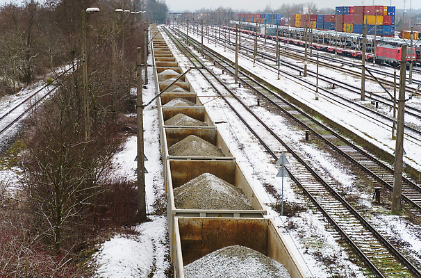 포토 JPG 해외이미지 직업 산업 선 여행 백그라운드 비즈니스 안테나 사람없음 야외 가로 경제 금속 기찻길 회색 기차 트럭 화물 바위 운반 기다림 천 철 질감 공학 단상 땅바닥 선로 줄서기 철강 해외202309 해외포토 교육 육상교통 컬러 통신 모션 자동차 재질 대중교통 바닥 운송업 돌_바위 직물 파일형식