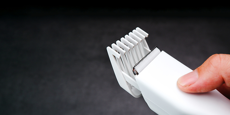 포토 JPG 해외이미지 직업 헤어스타일 손 디자인 남자 백그라운드 비즈니스 사람 사람없음 가로 뷰티 유행 우주 상점 검은색 힘 기계 장비 흰색 공구 잡기 업무 칼날 치아 미용사 이발 자르기 무선 오브젝트 날카로움 시멘트 손질 면도기 고립 돌봄 위생관리 이발사 커터 스타일 해외202309 해외포토 컬러 모션 관리 신체부위 위생용품 도구 작업 소화기관 파일형식