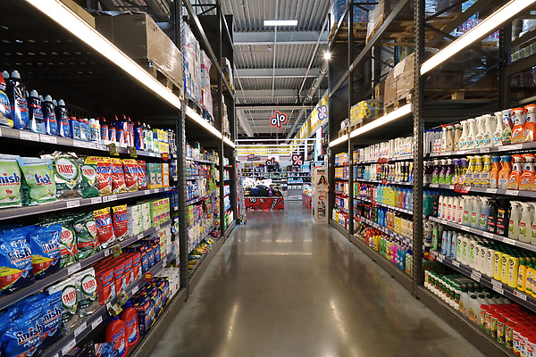 포토 JPG 해외이미지 옷 컬러 돈 포장 가정 선반 실내 사람없음 내부 상자 세일 상점 선택 씻기 잡지 가루 천 청소 계산대 세제 무역 러시아 제비 슈퍼마켓 모스크바 위생관리 인기 자동 많음 해외202309 해외포토 유럽 산업 가구 컨셉 조류 관리 간행물 청결 직물 재산 파일형식