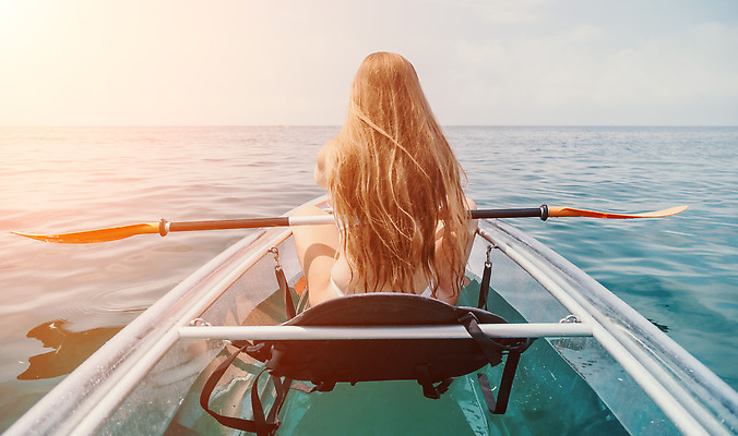 포토 JPG 해외이미지 1 라이프스타일 여자 호수 스포츠 파도 바다 섬 여행 자연 휴가 건강 한명 사람 야외 물 여름 맑음 장비 탐험 투명 카누 카약 노젓기 탐사 뱃놀이 해외202309 해외포토 자연요소 계절 배_교통 모션 날씨 생활 전통놀이 수상스포츠 생태계 파일형식